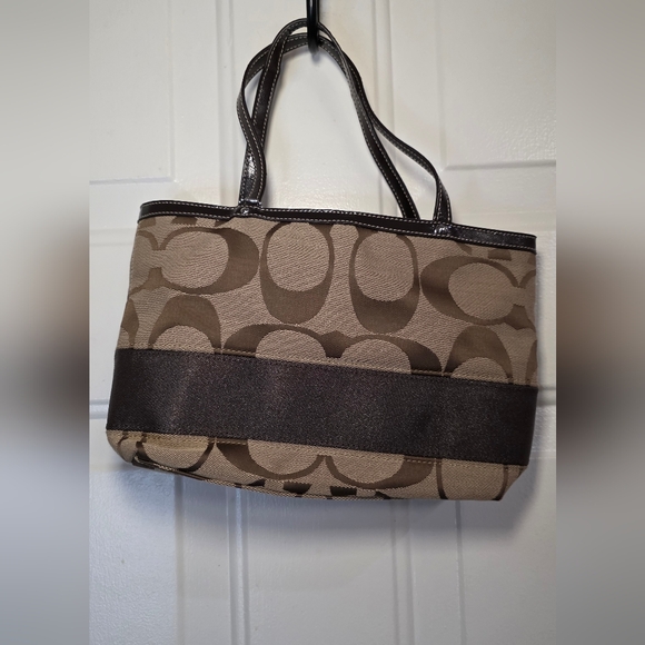 Like New Coach Purse - Picture 1 of 6
